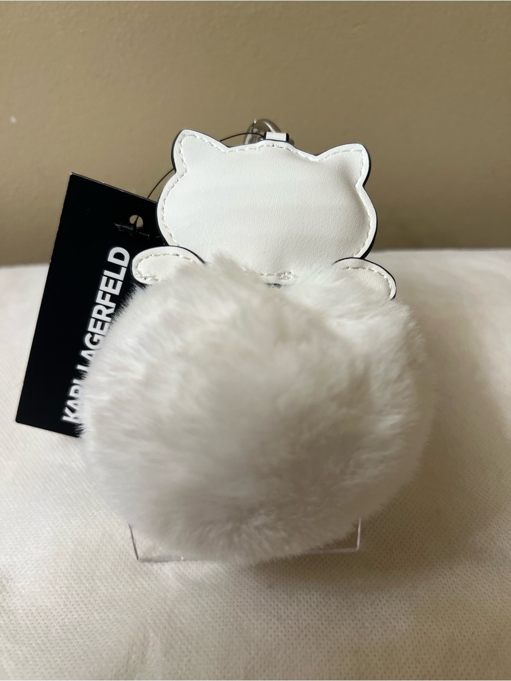 Karl Lagerfeld White Faux Fur Cat Keychain / Bagcharm NWT - Picture 5 of 5